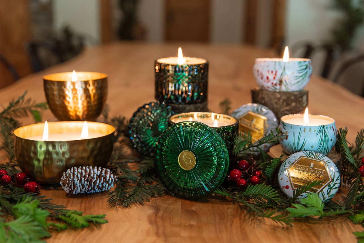 Mistletoe & Holly  9oz Aqua De SOi Tin Candle