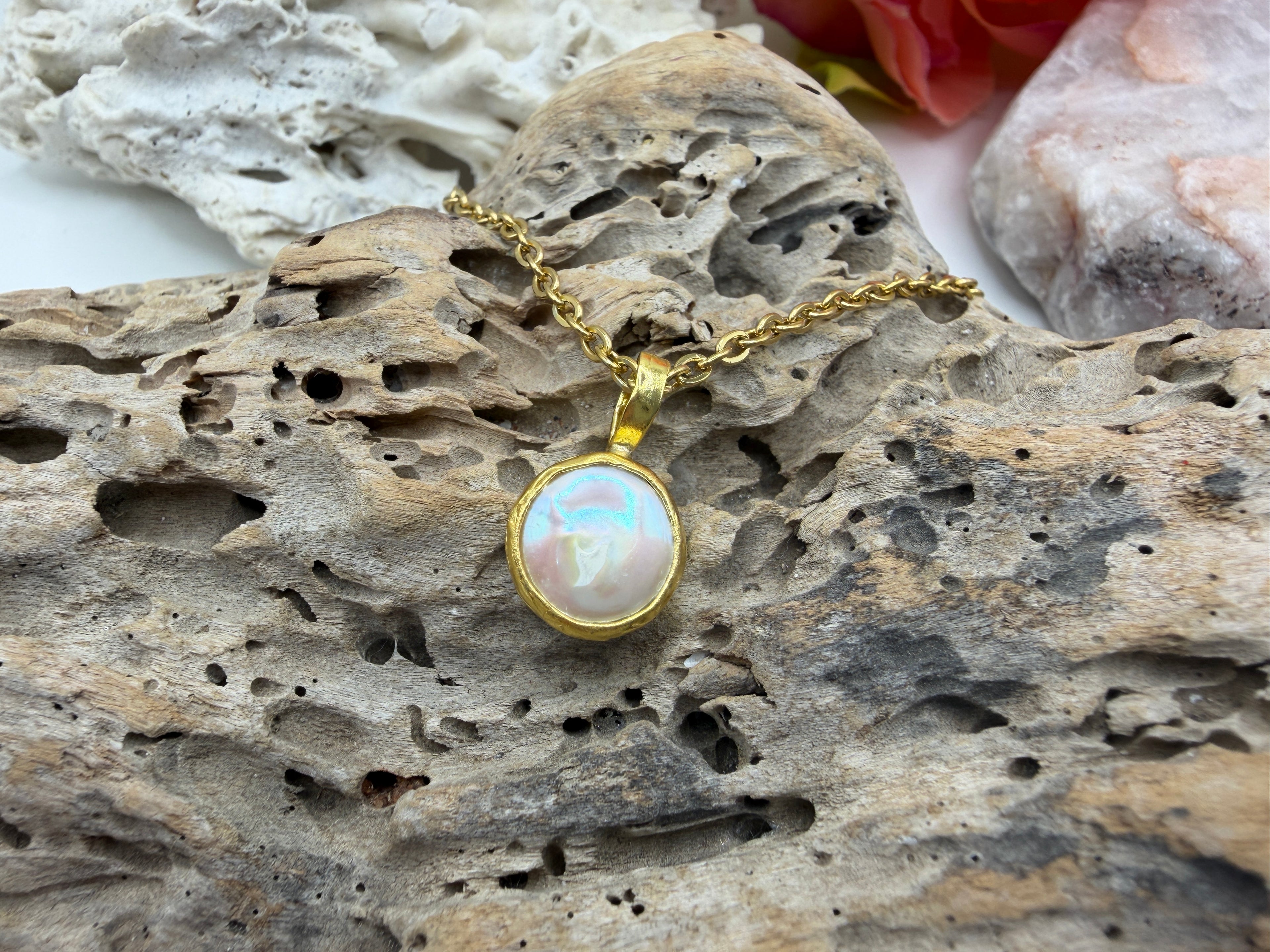 Small Circle Necklace