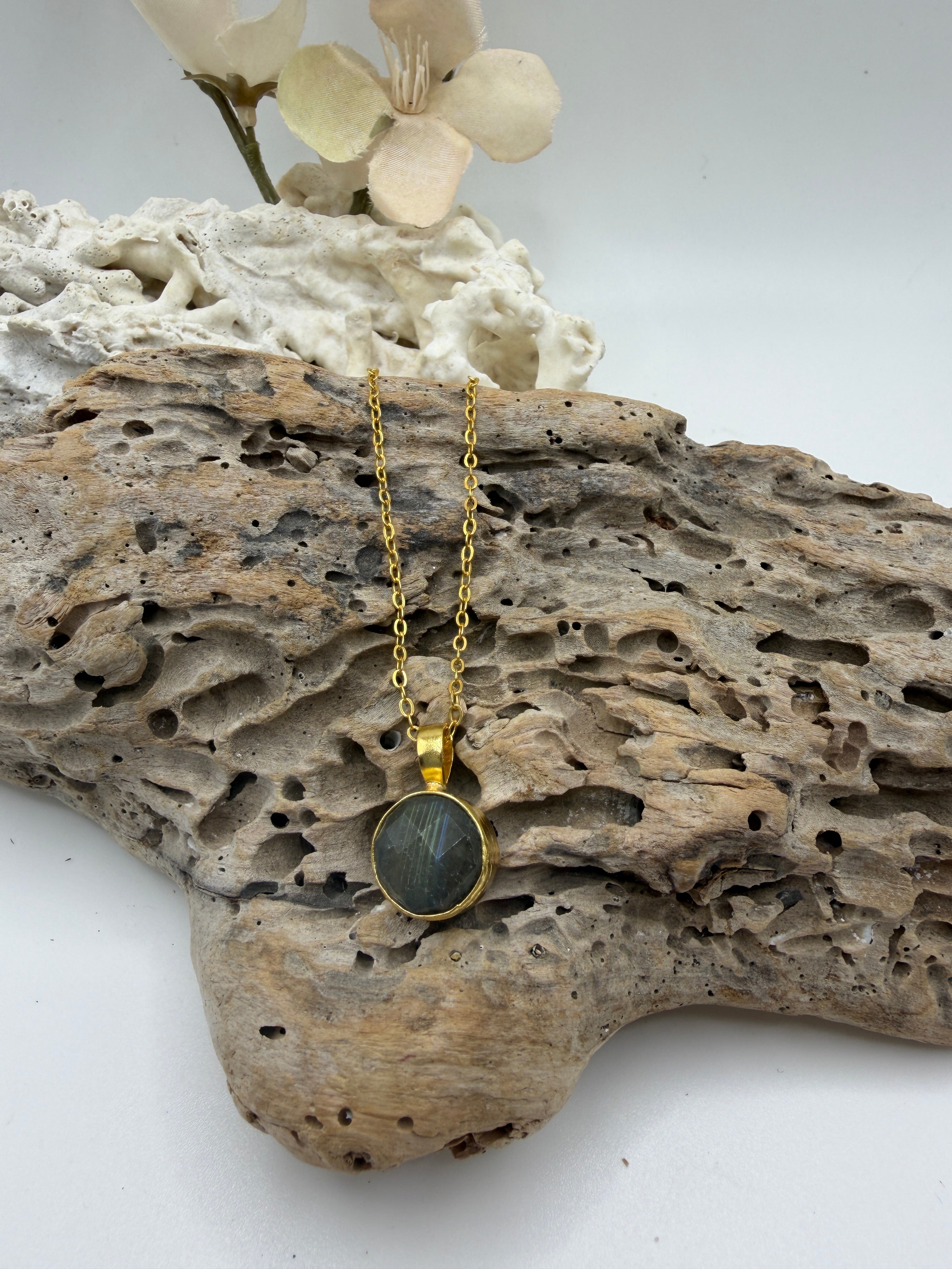 Small Circle Necklace