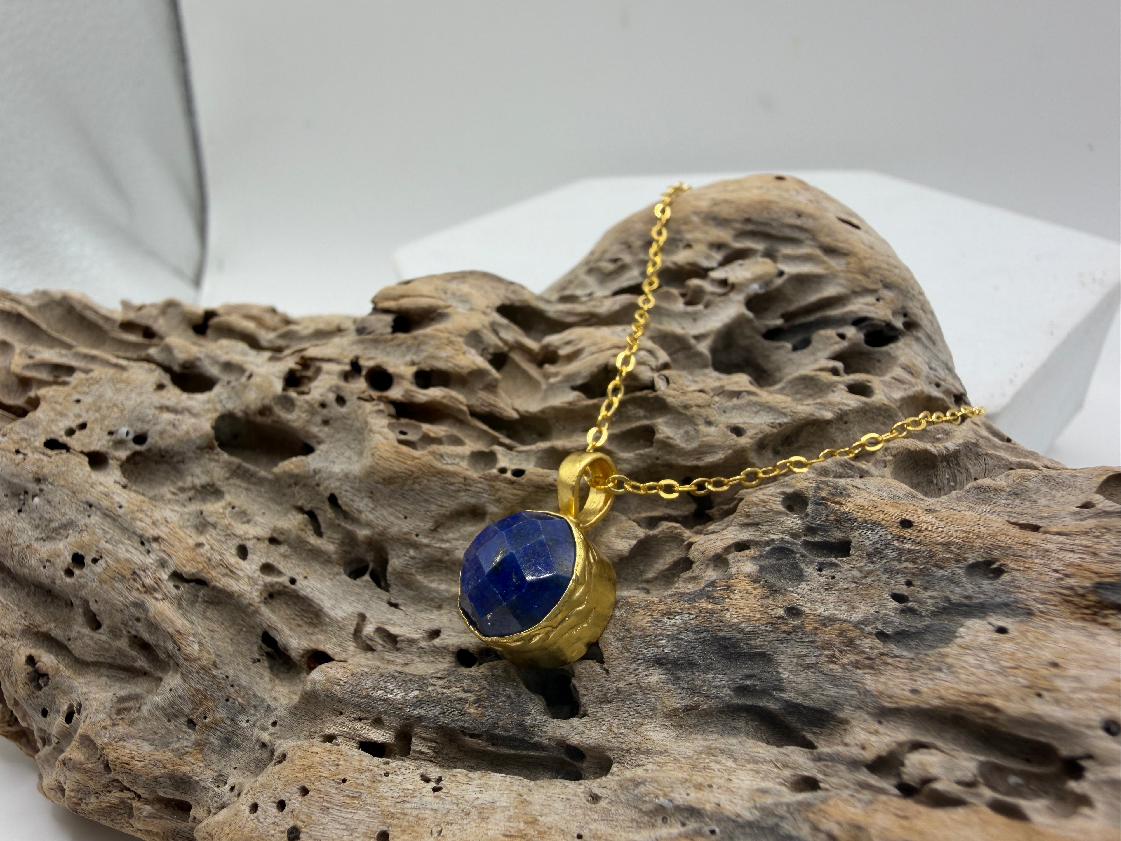 Small Circle Necklace