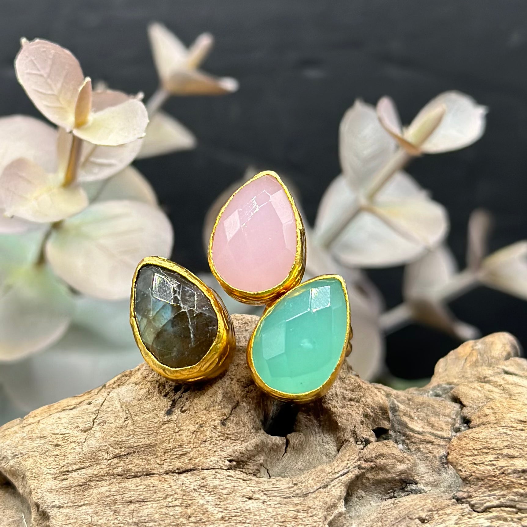 Three Stone Gem Box Ring