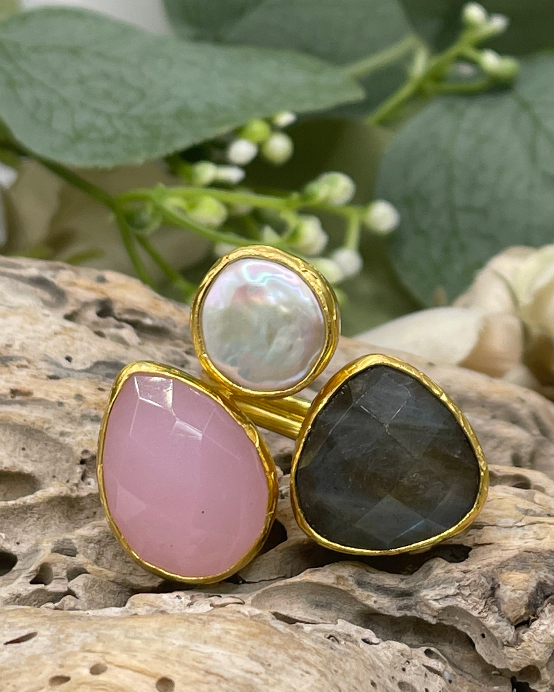 Three Stone Pearl Ring