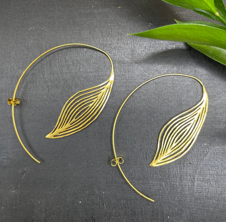 Gold Pull Through Bud Earrings