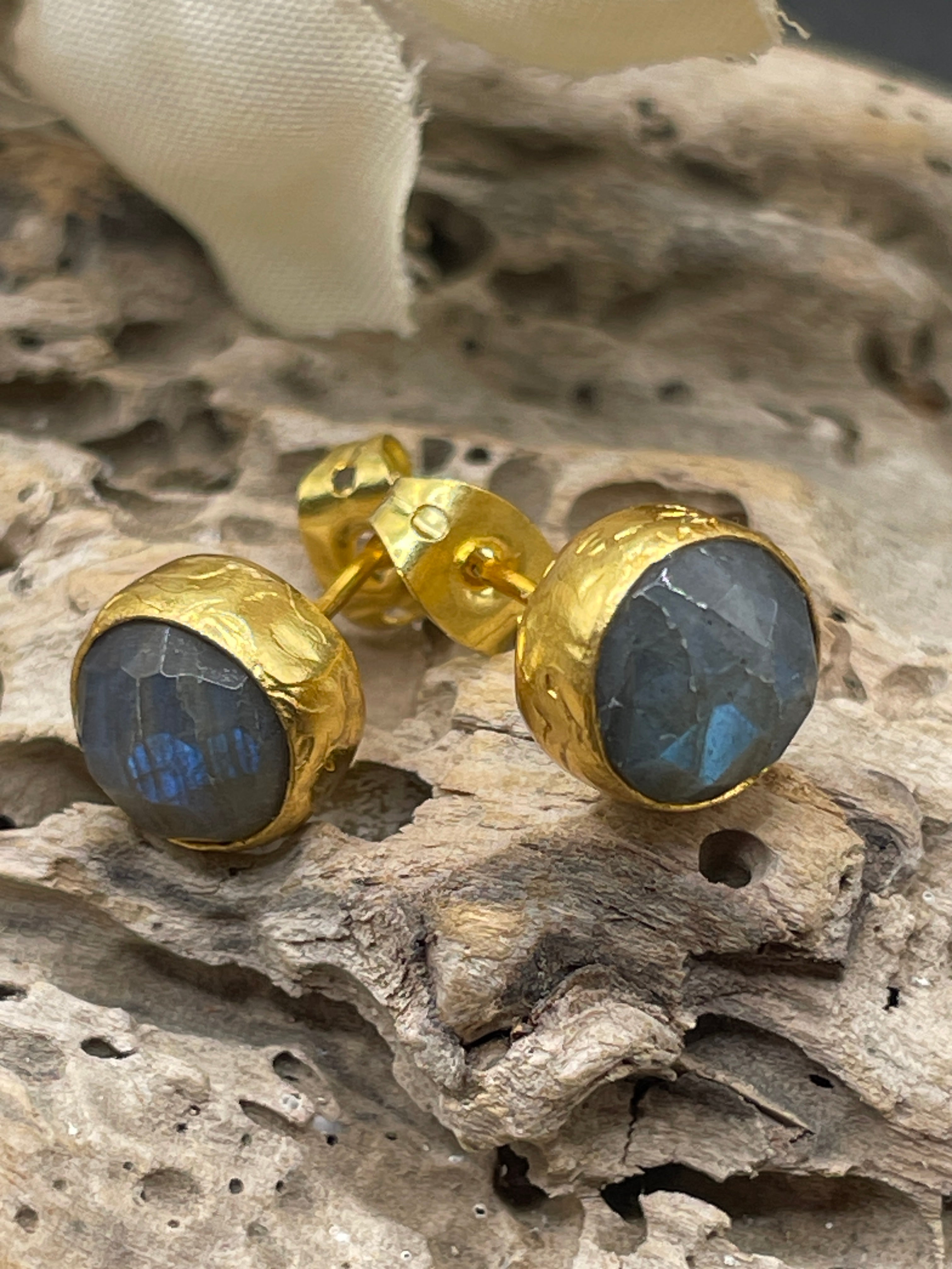 Round Stone Studs