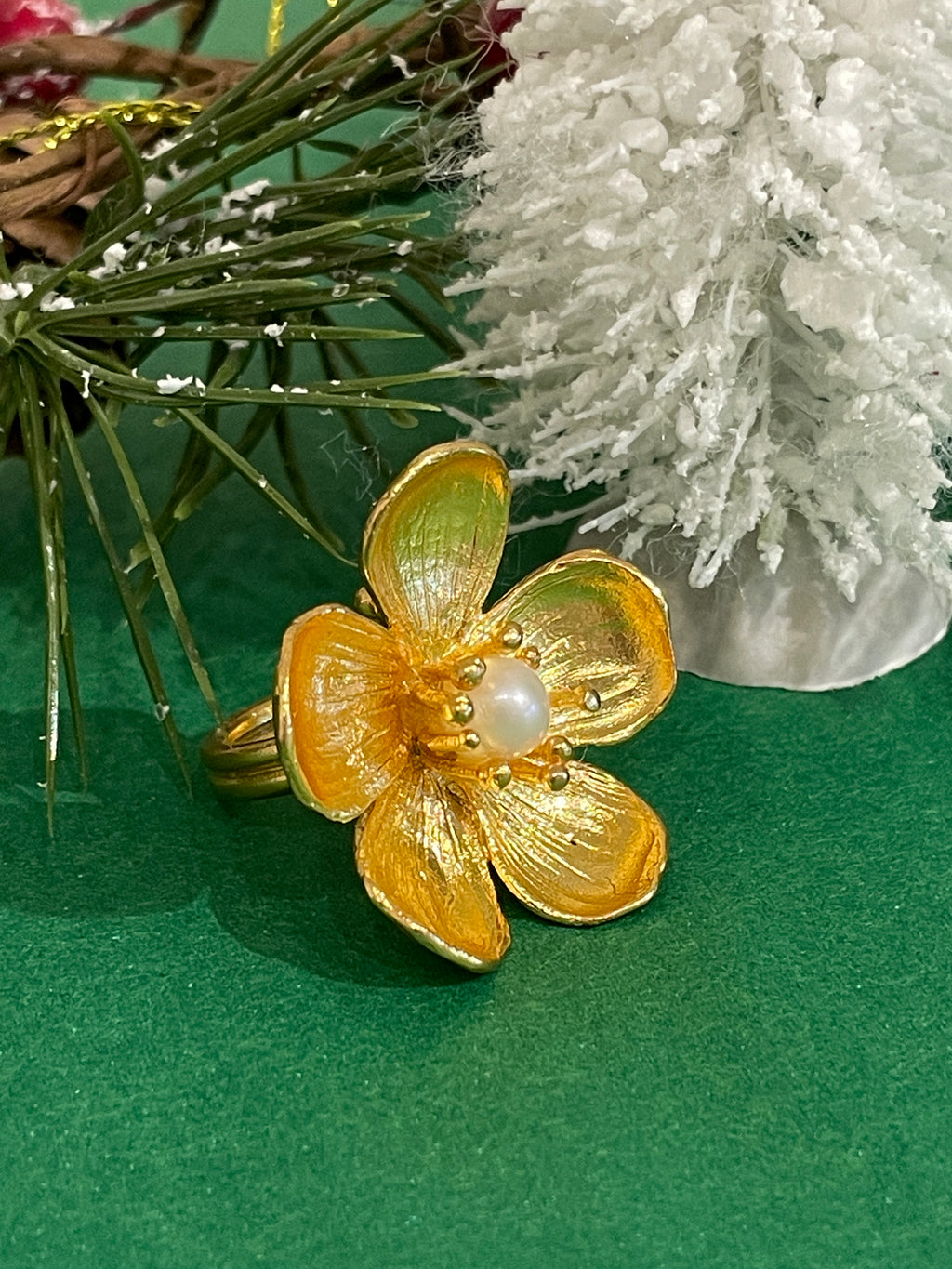 Flower Ring with Pearl
