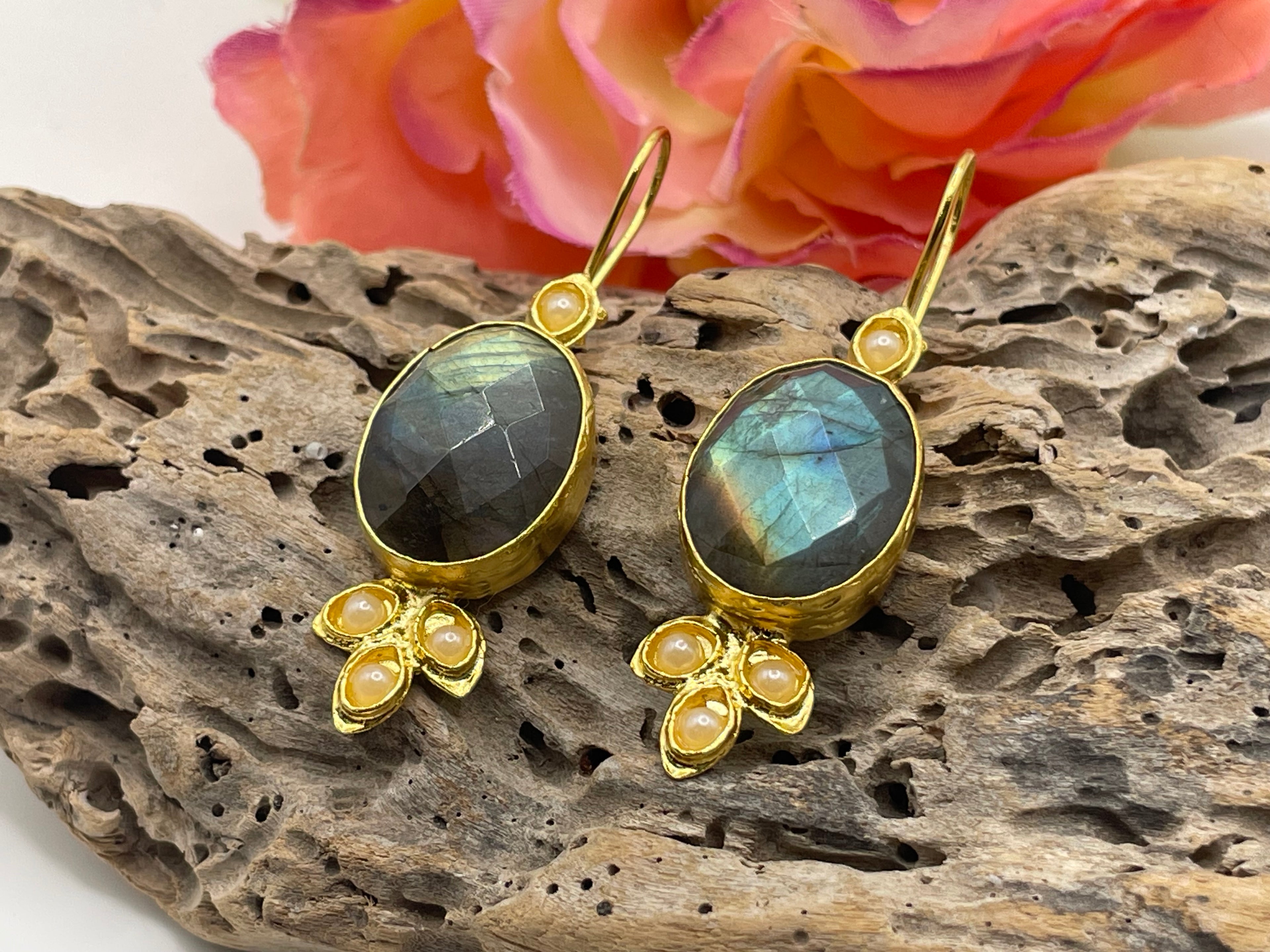 Pearl Petal Leaf Earring