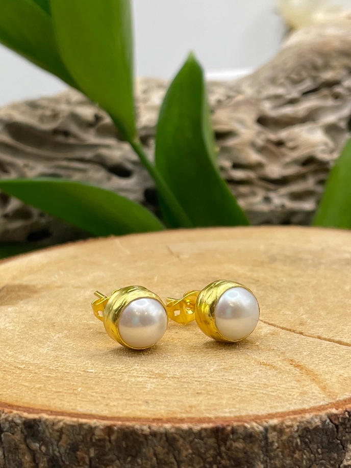 Round Stone Studs