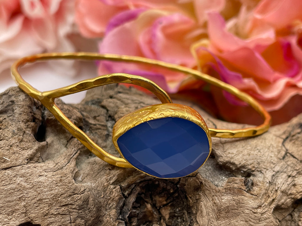 Closed Teardrop Bracelet