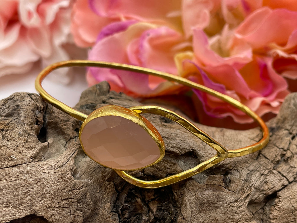 Closed Teardrop Bracelet