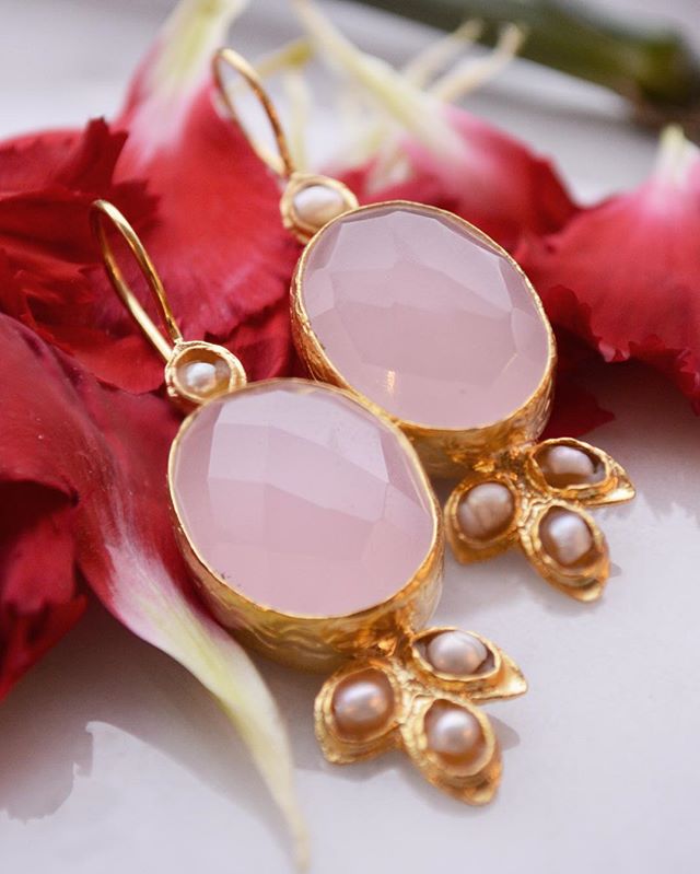 Pearl Petal Leaf Earring