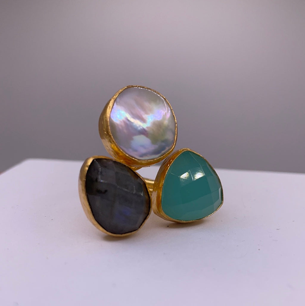Three Stone Pearl Ring